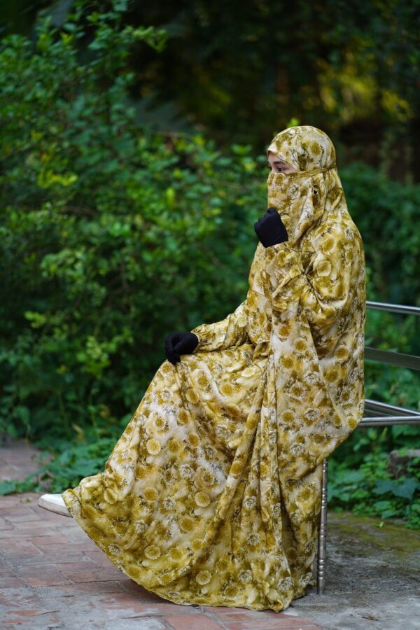 Golden Bloom Floral Soft Linen Jilbab