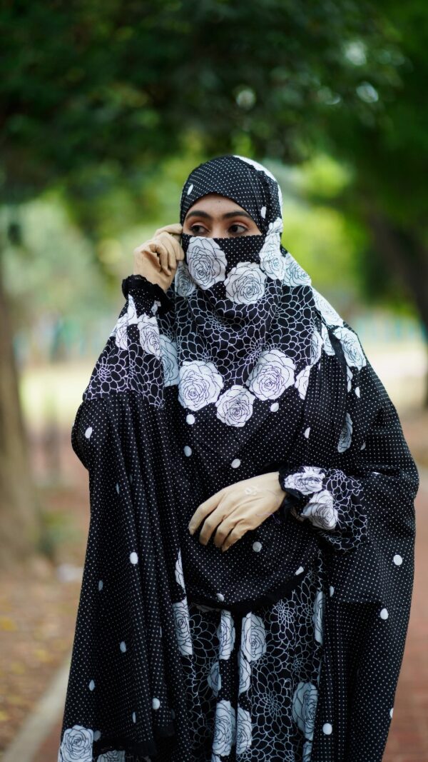 Ebony Snow Blossom – Plaju Khimar Set