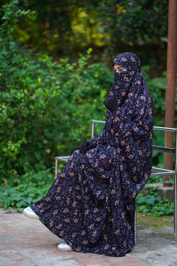 Plum Floral Black Soft Linen Jilbab