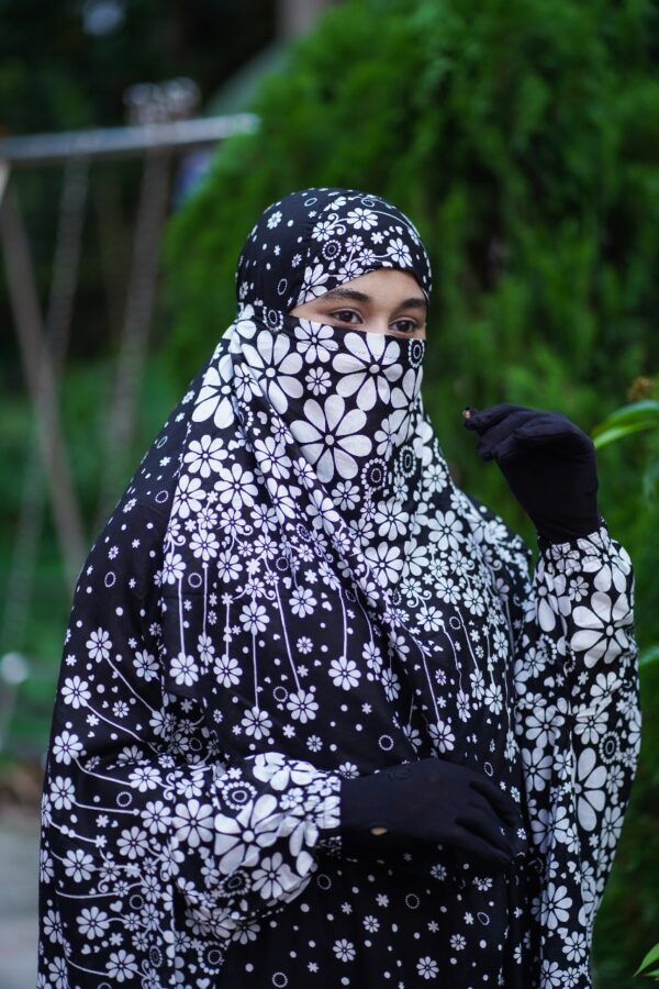 Blush Floral Black Soft Linen Jilbab